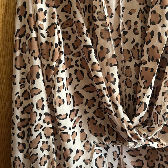 FOREVER 21 LEOPARD TOP. SIZE 2X NEW WITH TAGS - Picture 3 of 3